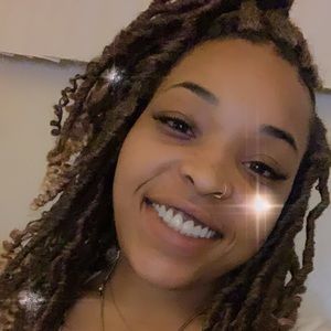 Meet your Posher, Brittani